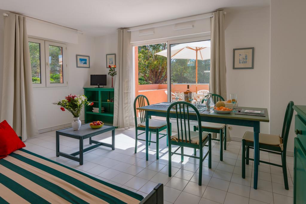 Lagrange Vacances Le Domaine Des Grands Pins Saint-Raphaël Pokój zdjęcie