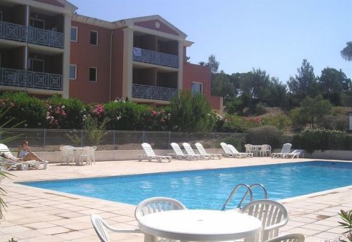 Lagrange Vacances Le Domaine Des Grands Pins Saint-Raphaël Zewnętrze zdjęcie